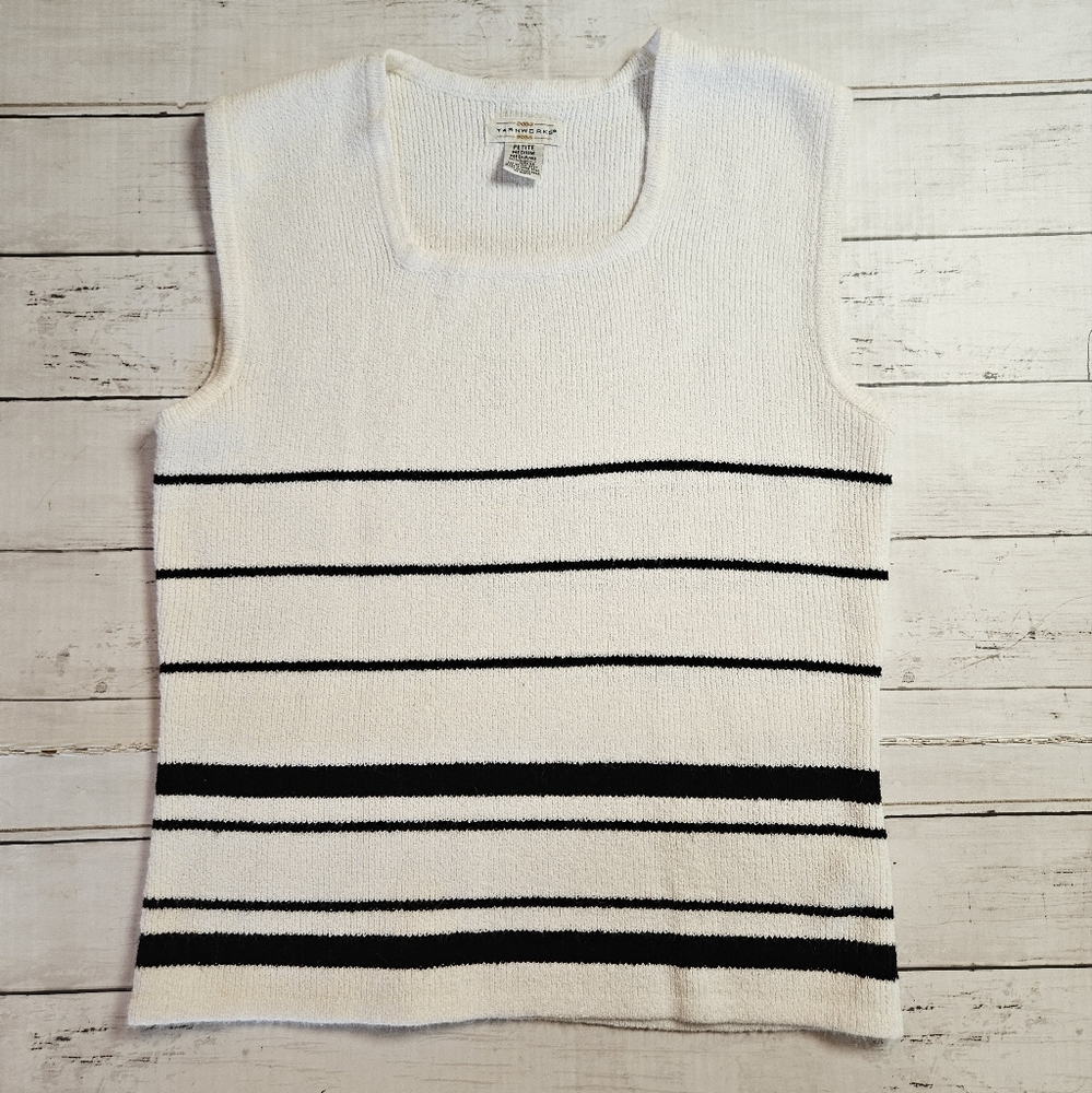 Yarnworks White Snd Black Striped Knit Shell Size Petite‎ Medium